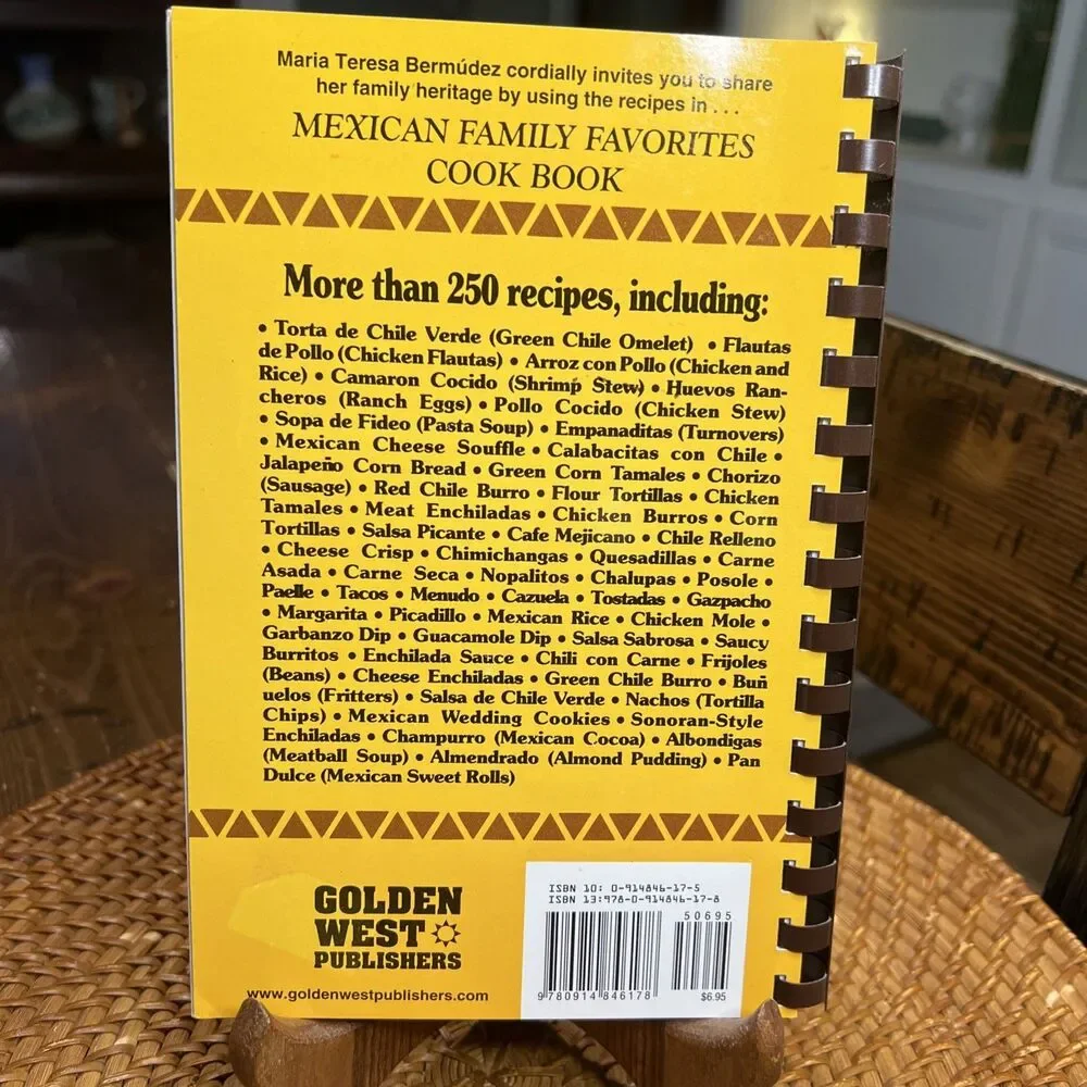 VTG 1995 Mexican Family Favorites Cookbook Maria Teresa Bermudez